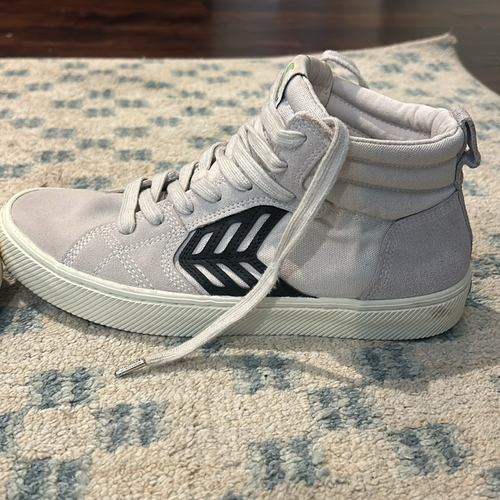 Cariuma High Tops - Picture 6 of 8